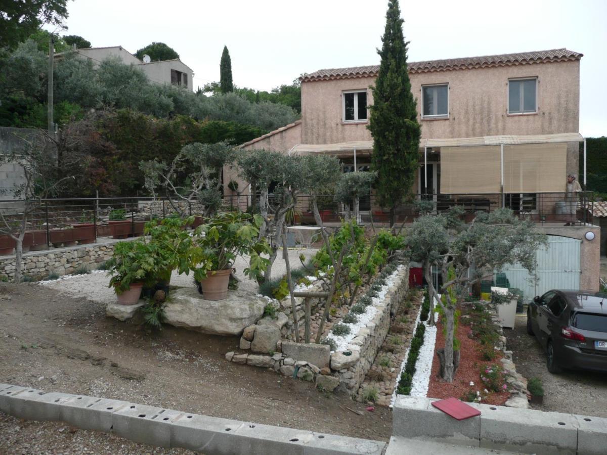 Chez Elles 2 Bed & Breakfast Caumont-sur-Durance Exterior foto